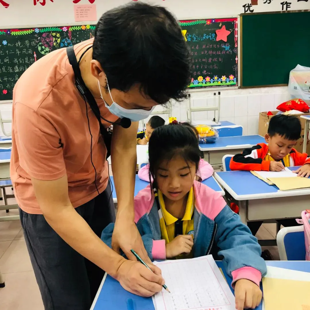 儿童如何在游戏中学习篮球技术_2